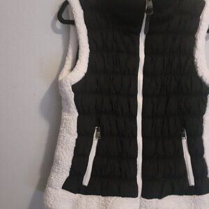 Calvin Klein Black and white vest  size Large